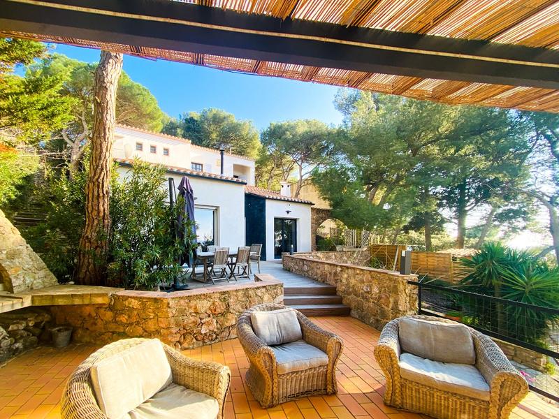 Maison - 213 m² - 6 pièces