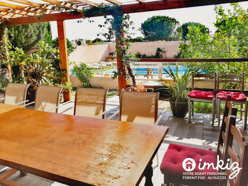 Maison - 225 m² - 8 pièces