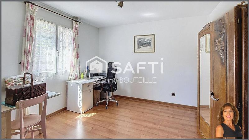 Maison - 202 m² - 8 pièces