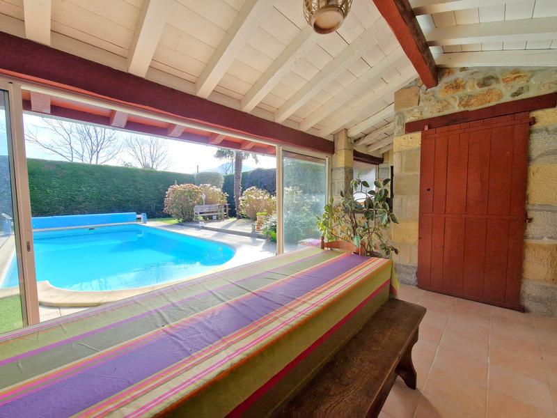 Maison - 311 m² - 14 pièces