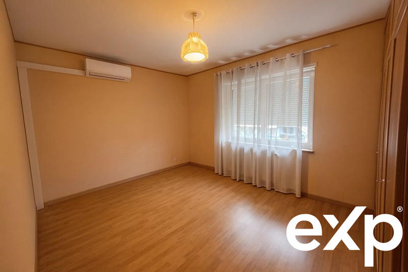 Maison traditionnelle - 121 m² - 6 pièces