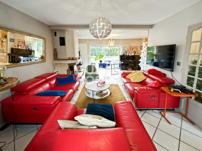 Maison - 110 m² - 6 pièces