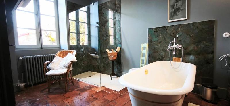 Demeure - 345 m² - 9 pièces