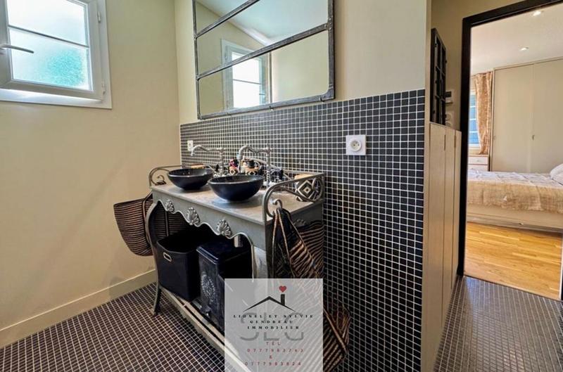 Maison - 174 m² - 8 pièces