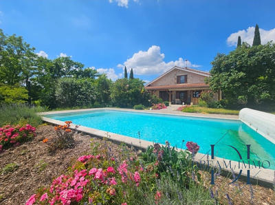 Maison - 263 m² - 7 pièces