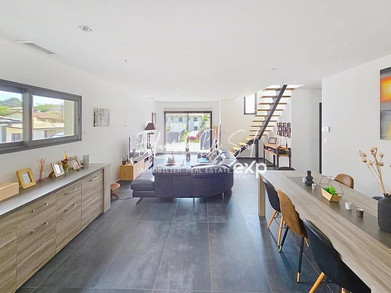 Maison - 142 m² - 5 pièces