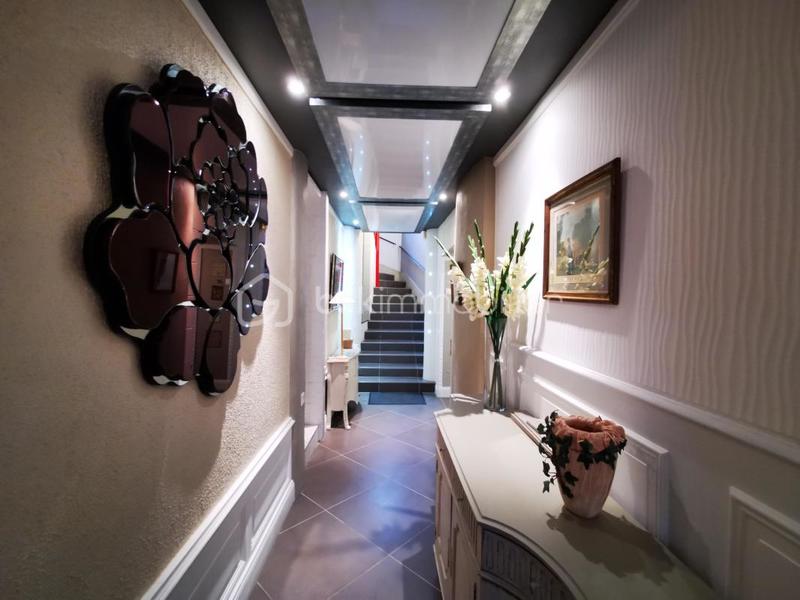 Immeuble - 345 m² - 13 pièces