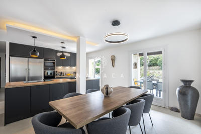 Maison - 176 m² - 6 pièces