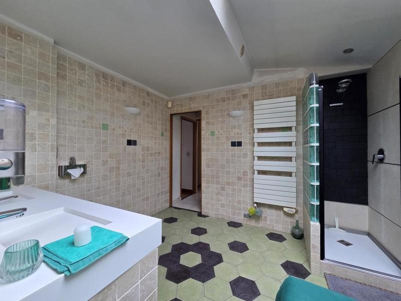 Maison - 121 m² - 6 pièces