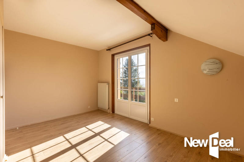 Maison - 230 m² - 7 pièces