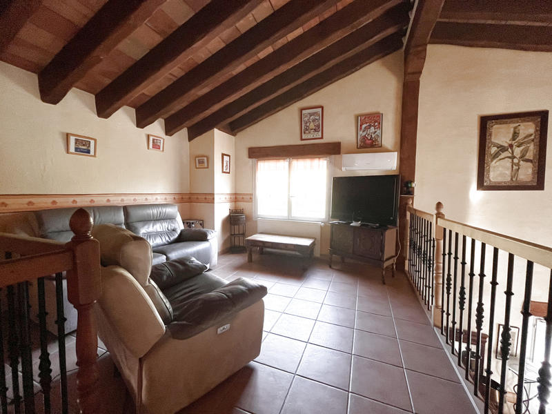 Maison - 233 m² - 11 pièces