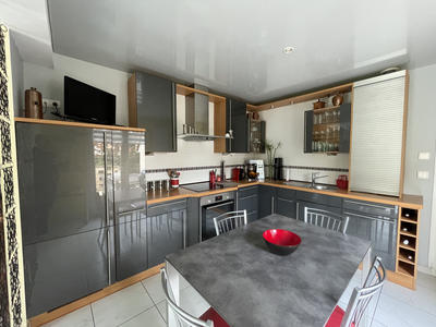 Maison - 161 m² - 6 pièces