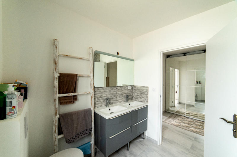 Maison - 96 m² - 4 pièces