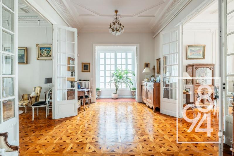 Appartement - 320 m² - 6 pièces