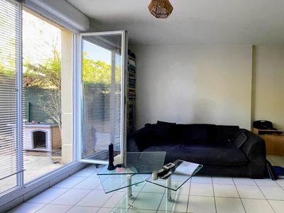 Studio - 25 m² - 1 pièce