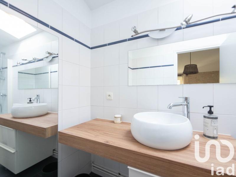 Maison - 240 m² - 7 pièces