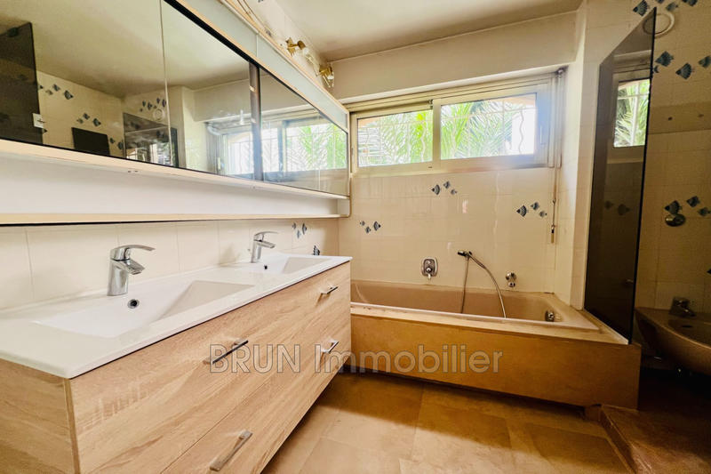 Appartement - 180 m² - 6 pièces