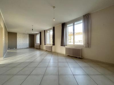 Maison - 198 m² - 11 pièces