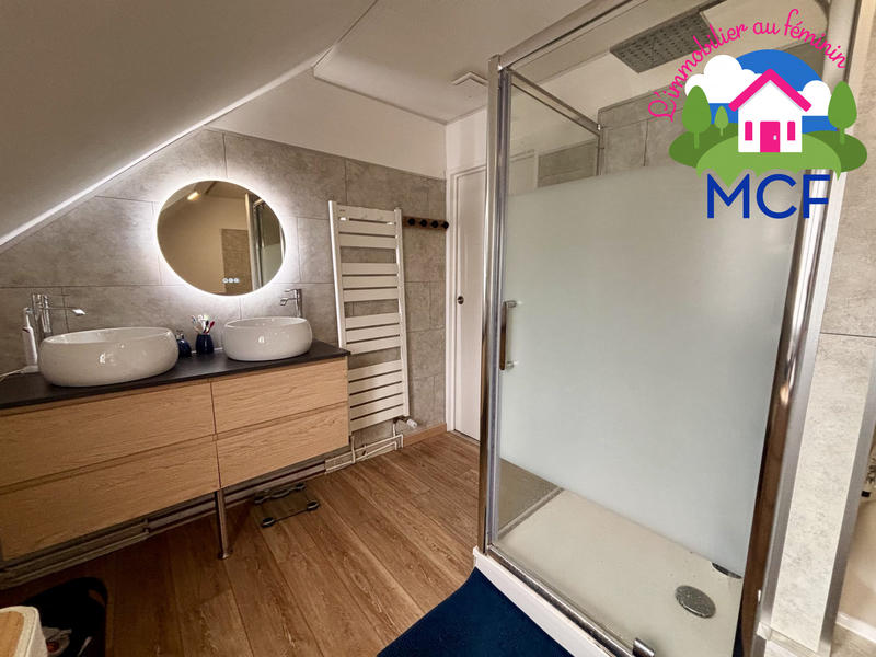 Maison traditionnelle - 167 m² - 5 pièces