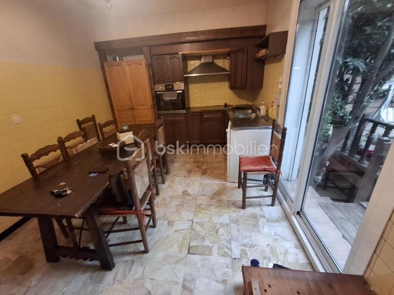 Maison - 197 m² - 7 pièces