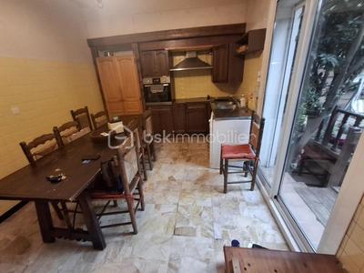 Maison - 197 m² - 7 pièces