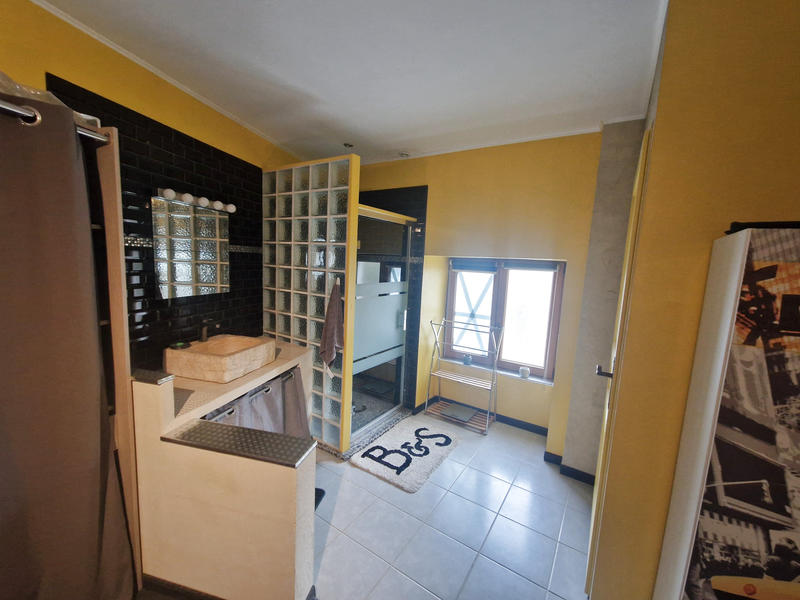 Maison - 223 m² - 7 pièces