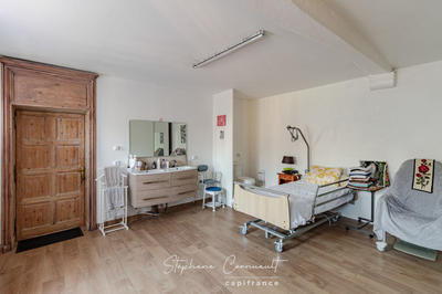 Maison - 236 m² - 8 pièces