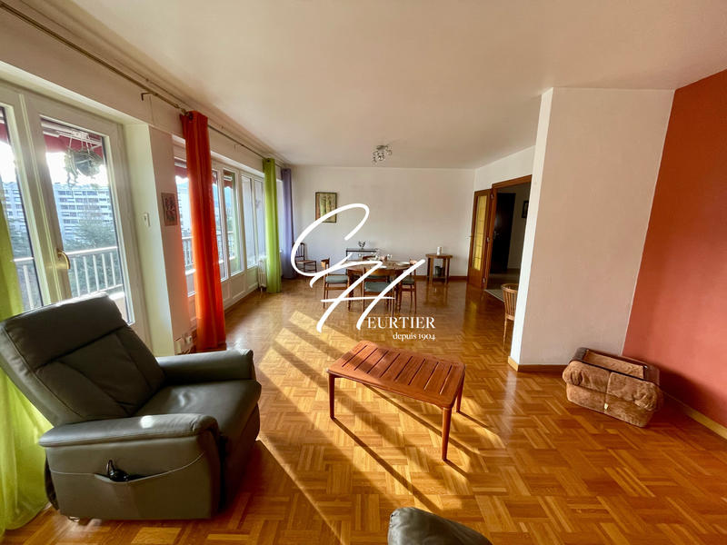 Appartement - 98 m² - 4 pièces