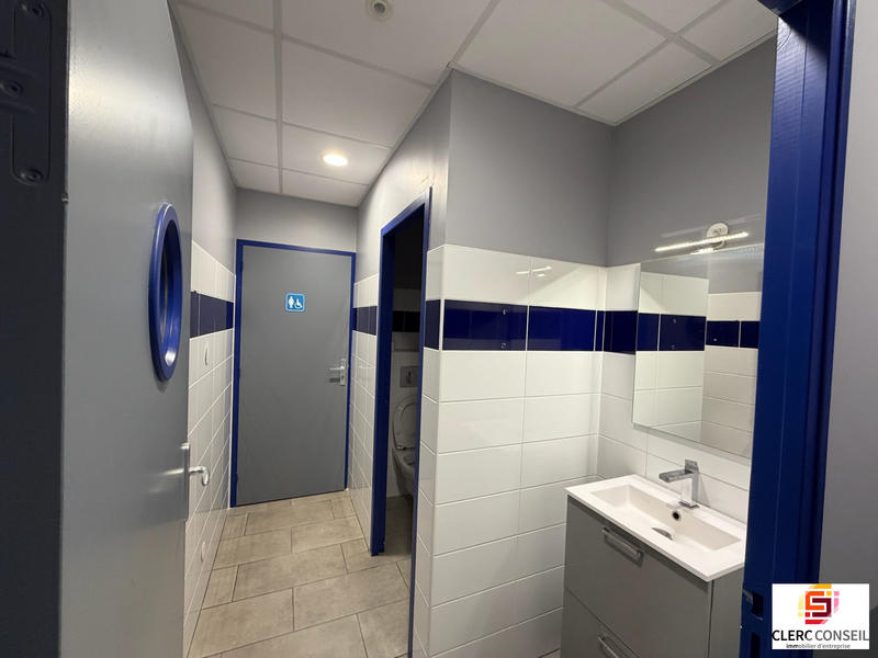 Local d'activités - 3 105 m²