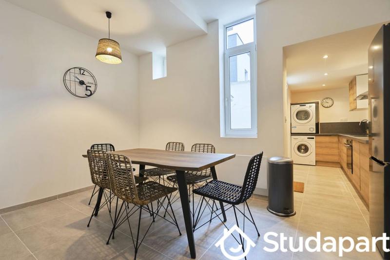 Chambre - 12 m² - 1 pièce