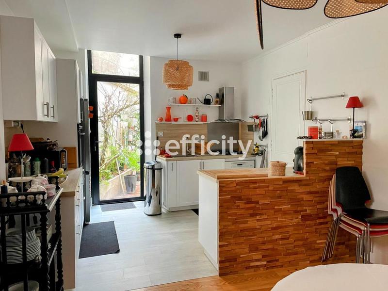 Maison - 210 m² - 8 pièces