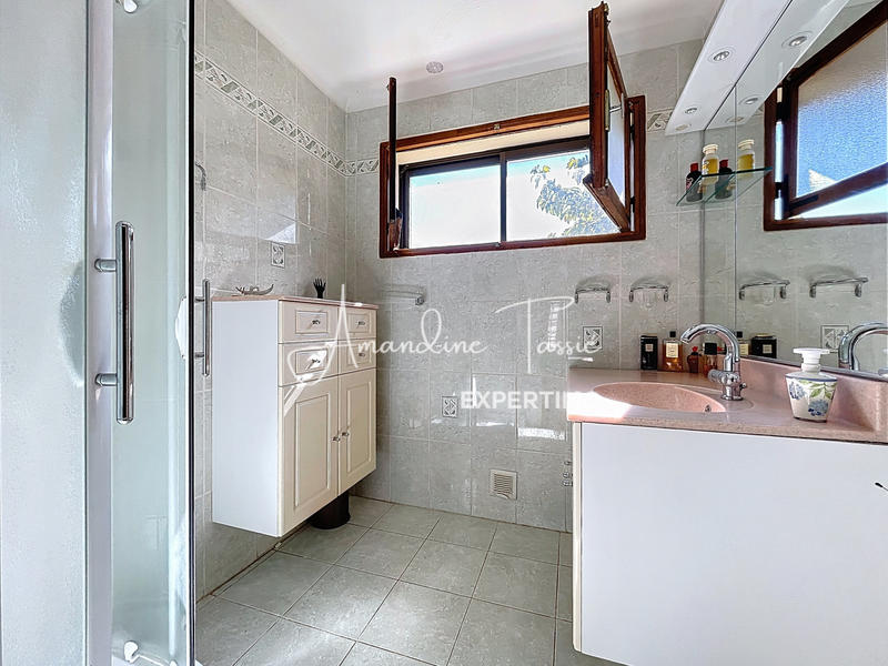 Maison - 93 m² - 5 pièces