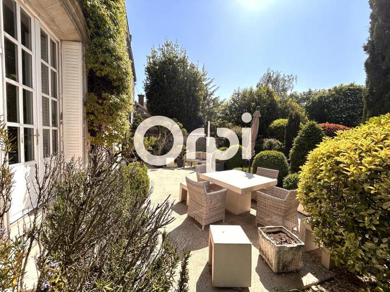 Maison - 175 m² - 9 pièces