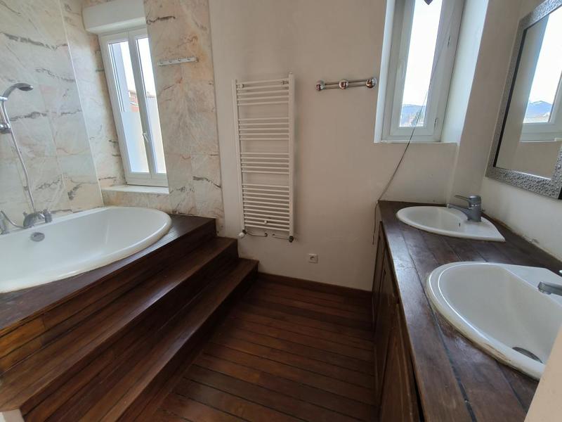 Villa - 90 m² - 4 pièces