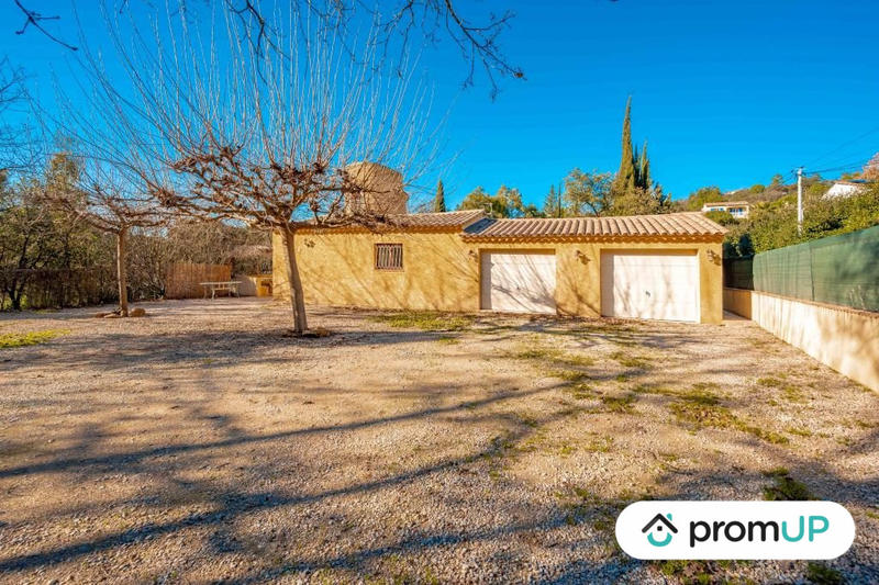 Villa - 222 m² - 7 pièces