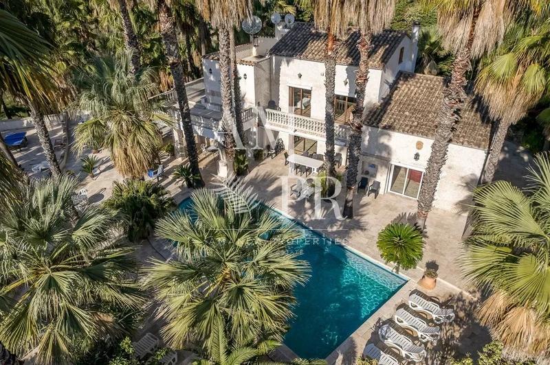 Villa - 518 m² - 10 pièces