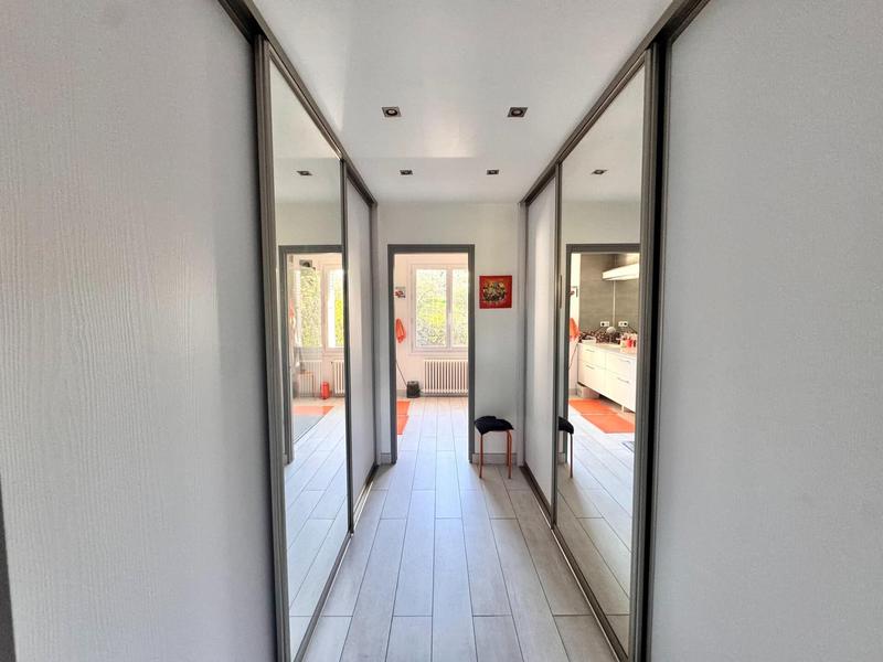 Maison - 185 m² - 6 pièces