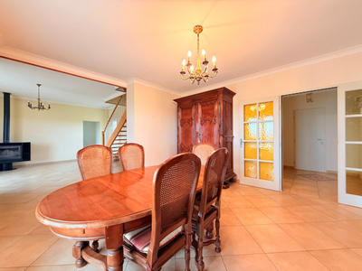 Maison - 140 m² - 5 pièces