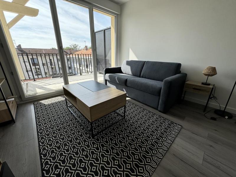 Studio - 25 m² - 1 pièce