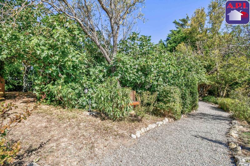 Maison - 463 m² - 18 pièces