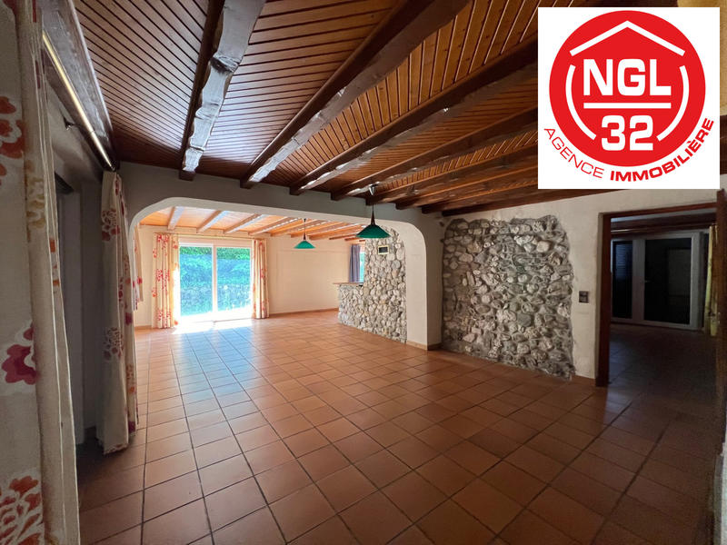 Maison - 340 m² - 8 pièces