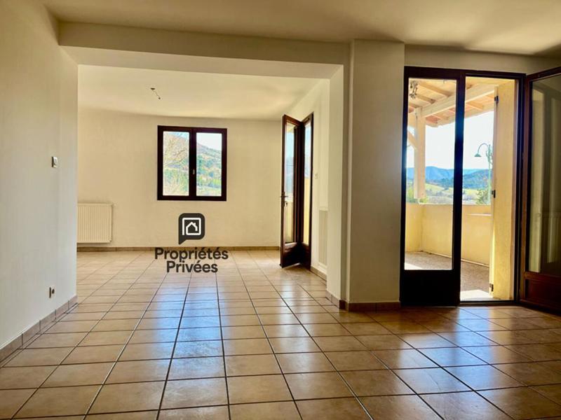 Appartement - 100 m² - 4 pièces