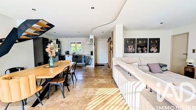 Maison - 157 m² - 8 pièces