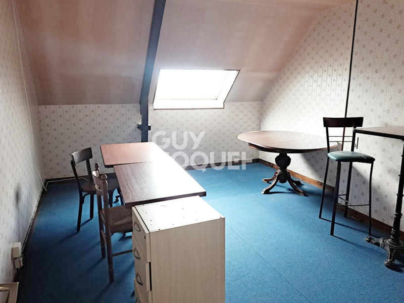 Maison - 300 m² - 8 pièces