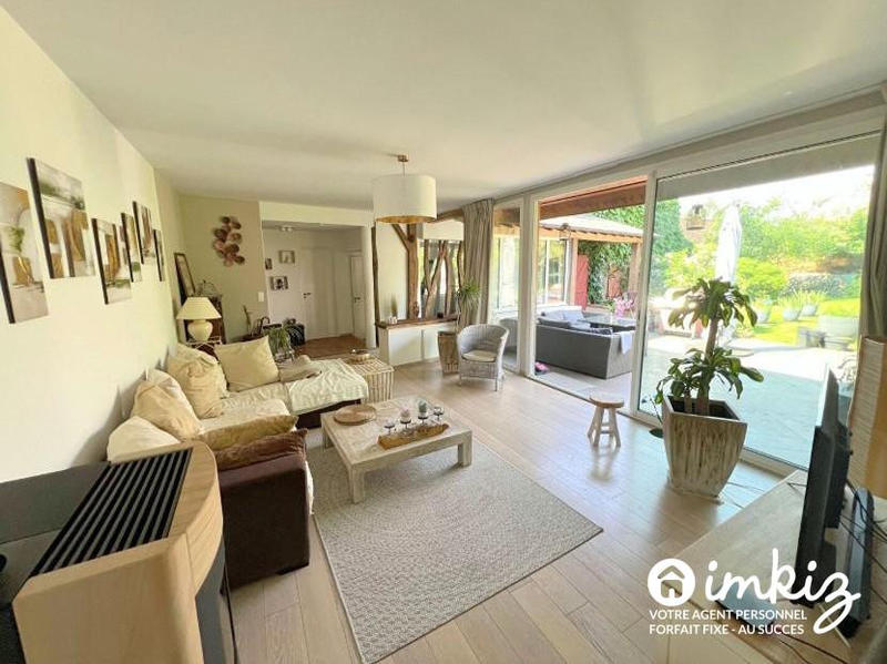 Maison - 200 m² - 8 pièces