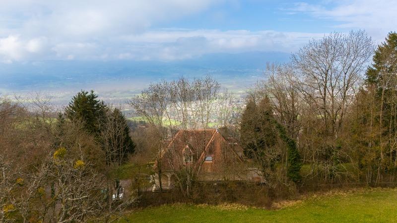 Maison - 246 m² - 6 pièces