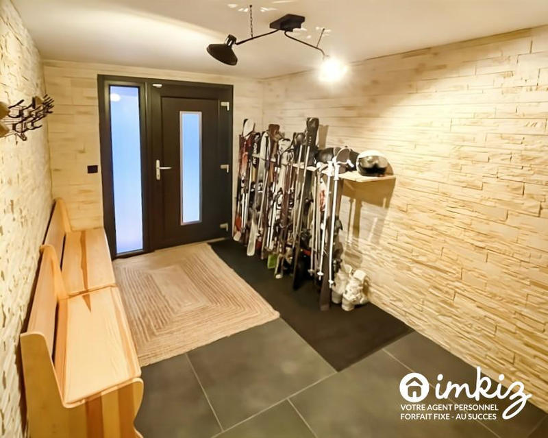 Maison - 220 m² - 9 pièces