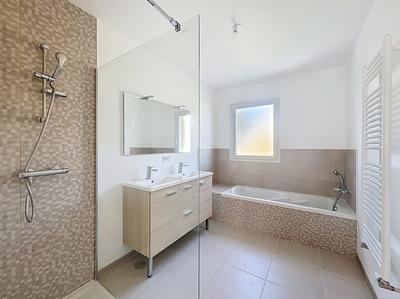 Maison traditionnelle - 108 m² - 5 pièces