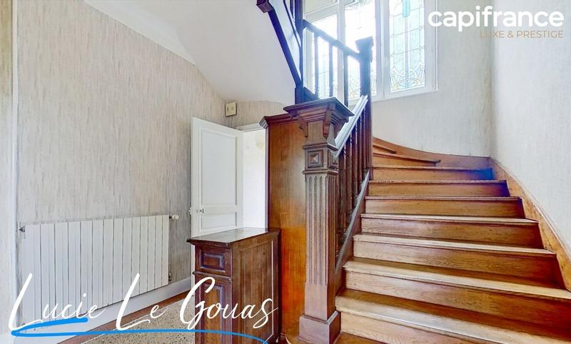 Demeure - 181 m² - 8 pièces