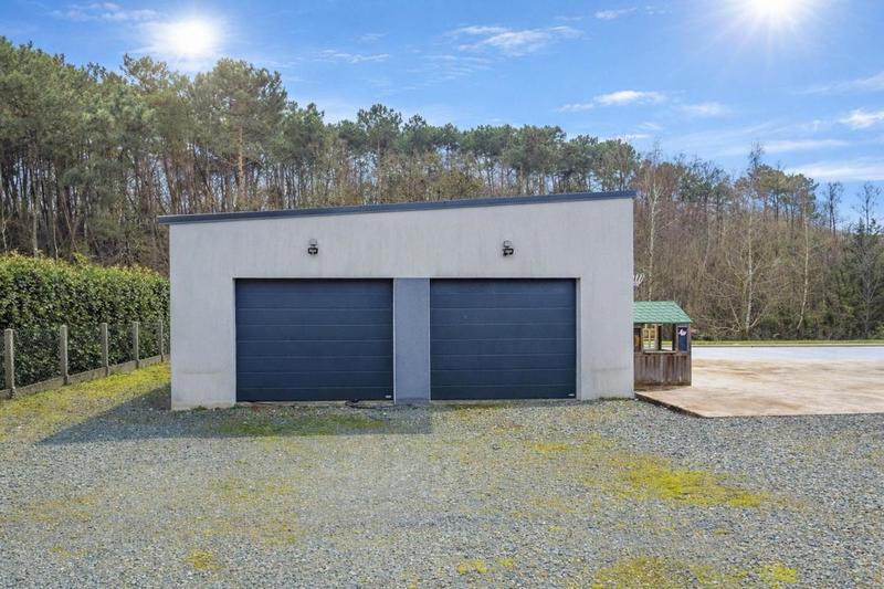 Maison - 206 m² - 7 pièces